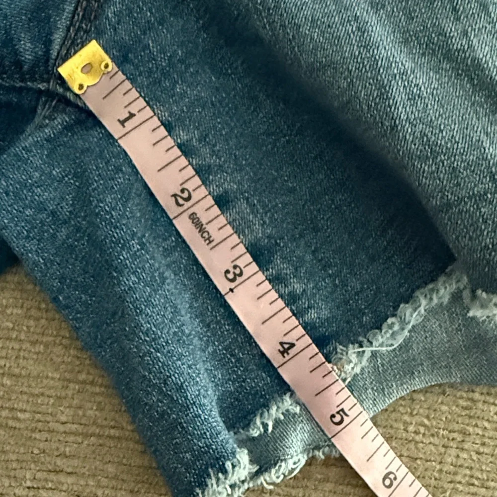 Jessica Simpson Ladies Shorts - Picture 3 of 6